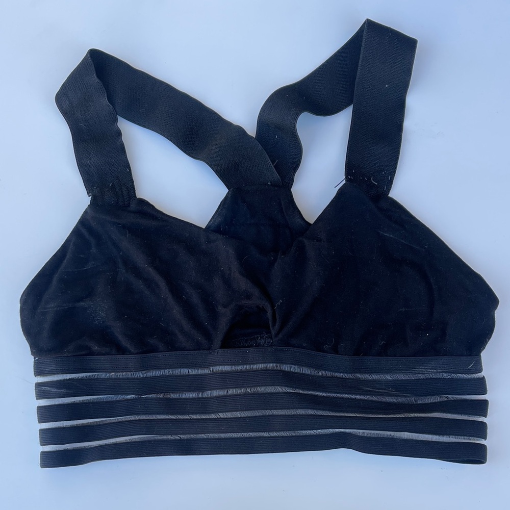 Cute Booty Lounge Black Strappy Sports Bra